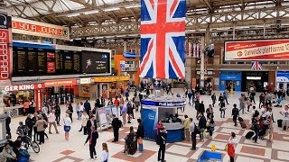 A Walk Through The London Victoria Station London England [upl. by Londoner]